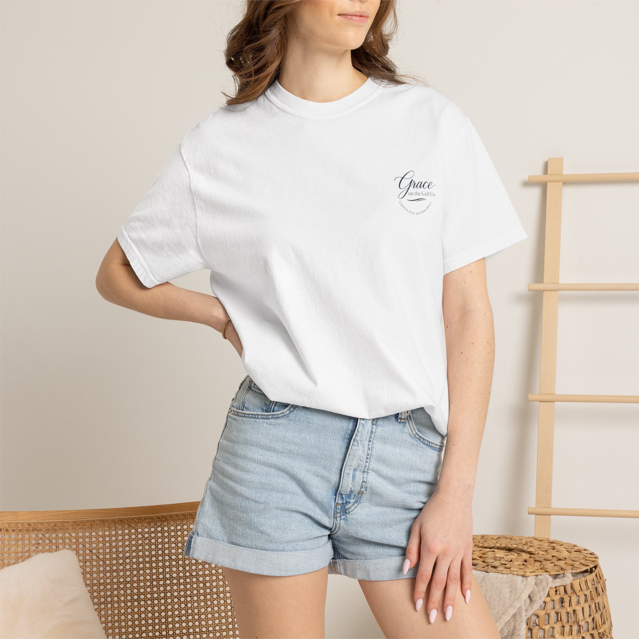 Great Friends Vintage Circle Graphic T-Shirt — "Great Friends: Tight Lines and Good Times"